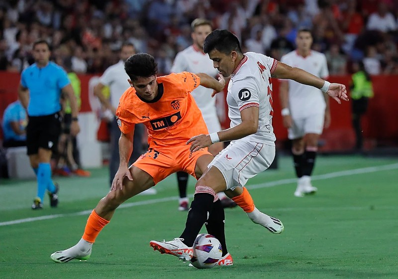 Sevilla đại chiến với Valencia